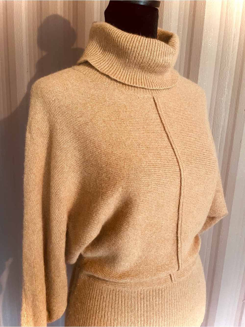 LOFT VTG Camel Turtleneck Sweater Wool/Angora/Cashmere Blend Dolman Chic sz S